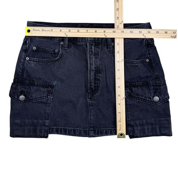 Denim Forum Aritzia The ’90s Mid-Rise Cargo Mini Skirt Black Wash Size 26 - Picture 3 of 6